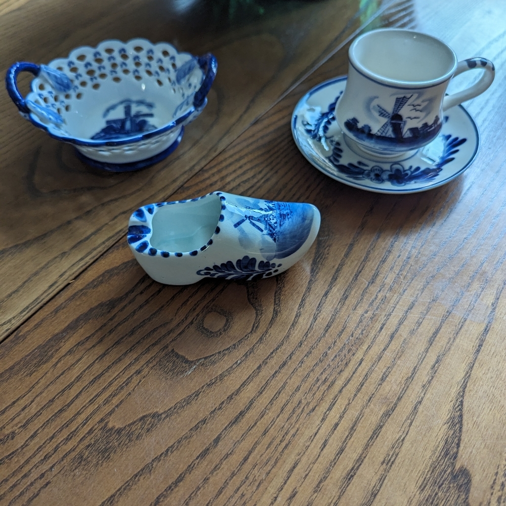 - - Delft blue table top decoration. Holland. Cup,saucer, trinket and shoe.